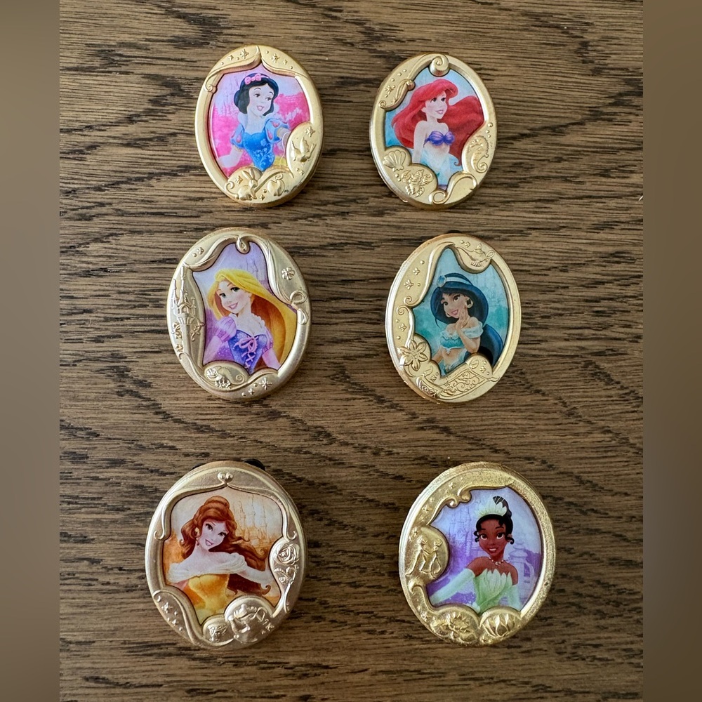 Disney Princess Gold Pin Set